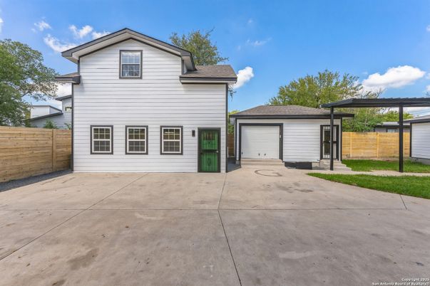 Detached Garage, Exterior