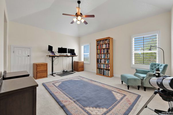 Home Office, Interior