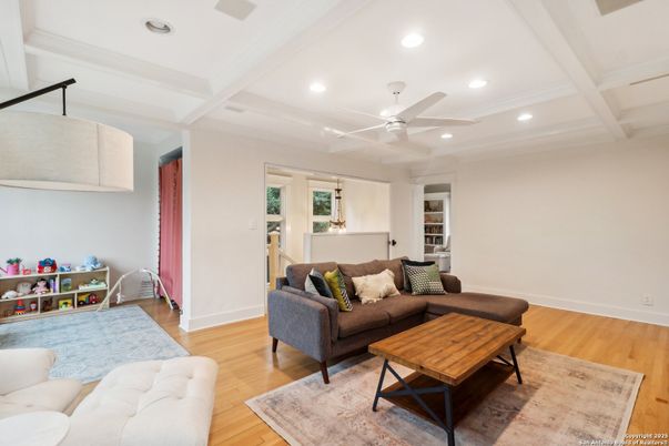 Interior, Living room, Recessed Lighting, Wood Texture Flooring