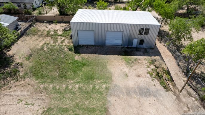 Exterior, Drone
