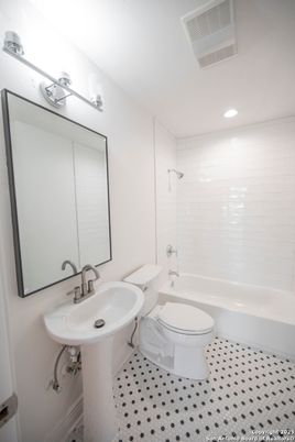 Bathroom, Interior, Recessed Lighting