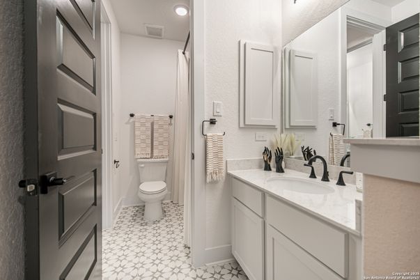 Bathroom, Interior, Recessed Lighting