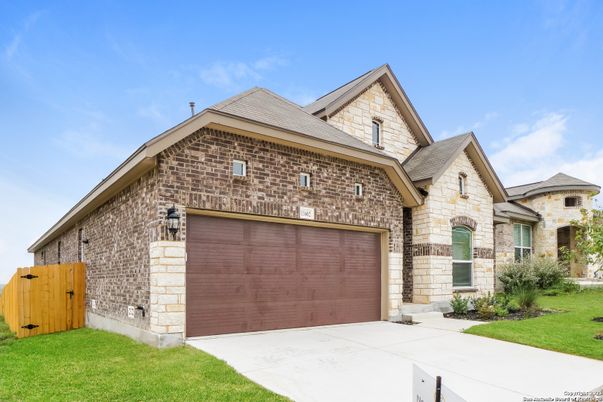 Attached, Exterior, Facade, Brick Traditional