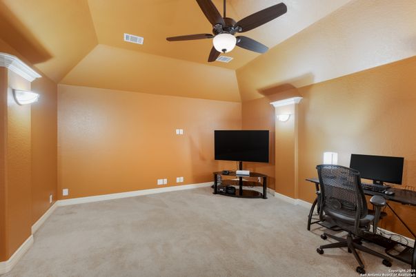Home Office, Interior