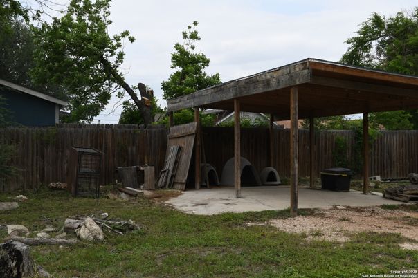 Backyard, Exterior