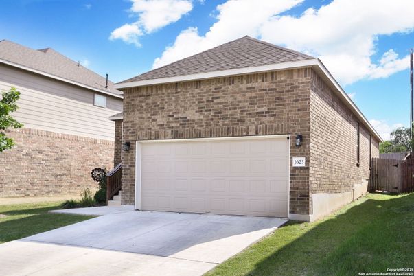 Detached Garage, Exterior