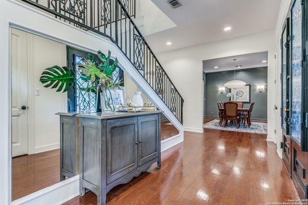 Chandelier, Dining room, Interior, Recessed Lighting, Wood Texture Flooring
