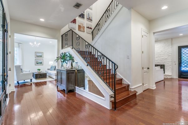 Chandelier, Interior, Living room, Recessed Lighting, Wood Texture Flooring