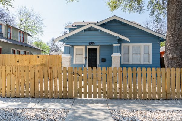Exterior, Facade, American Craftsman