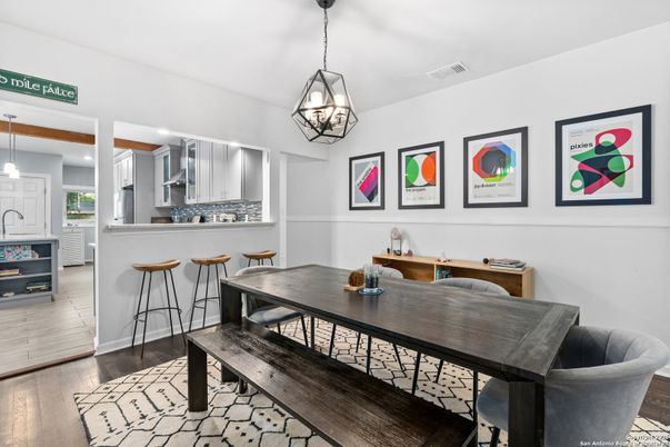 Dining room, Interior, Kitchen, Pendant Lights, Recessed Lighting, Wood Texture Flooring