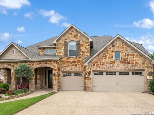 Attached, Exterior, Facade, Brick Traditional