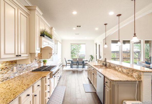 Dining room, Interior, Kitchen, Pendant Lights, Recessed Lighting, Wood Texture Flooring