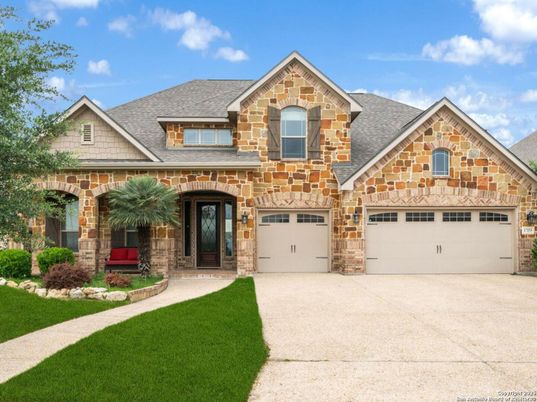 Attached, Exterior, Facade, Brick Traditional