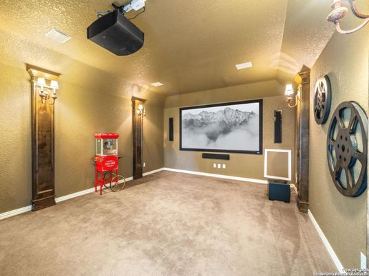 Interior, Projection Screen, Recessed Lighting