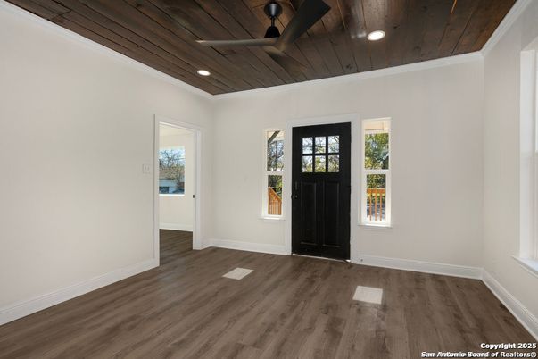 Empty room, Interior, Recessed Lighting, Wooden Ceilings, Wood Texture Flooring