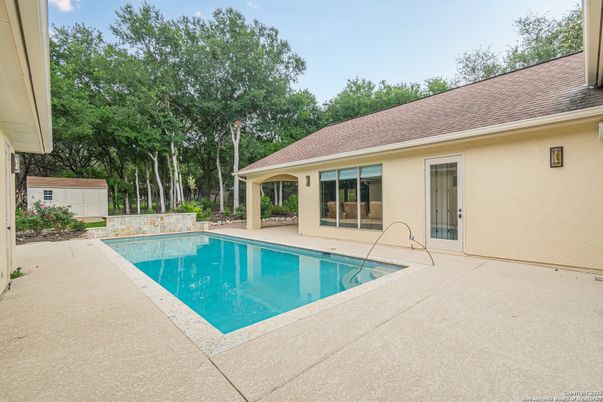 Exterior, Pool