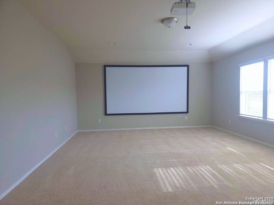 Empty room, Interior, Projection Screen, Recessed Lighting