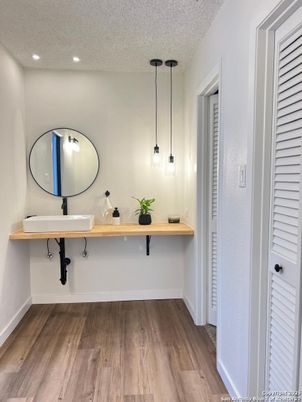 Interior, Pendant Lights, Recessed Lighting, Wood Texture Flooring
