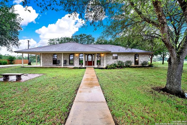 Backyard, Exterior, Facade, Ranch