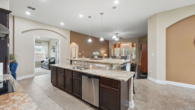 Dining room, Interior, Kitchen, Living room, Pendant Lights, Recessed Lighting, Stainless Steel Appliances