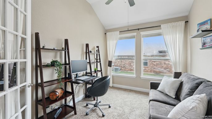 Home Office, Interior