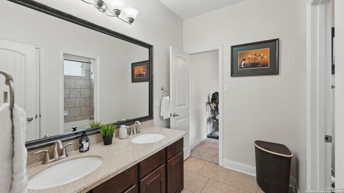 Bathroom, Dual Sink Vanities, Interior