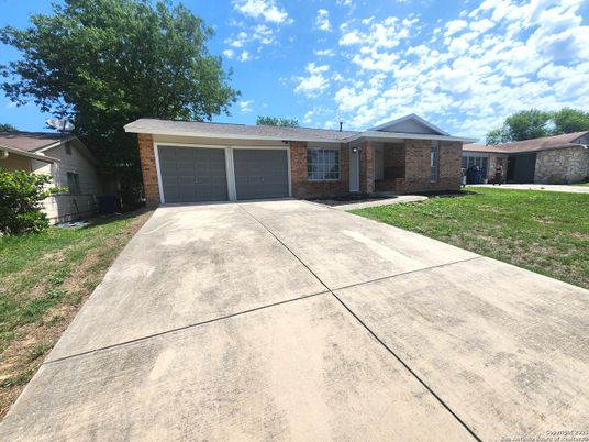Attached, Exterior, Facade, Brick Facade, Ranch