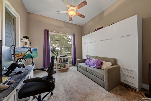 Home Office, Interior
