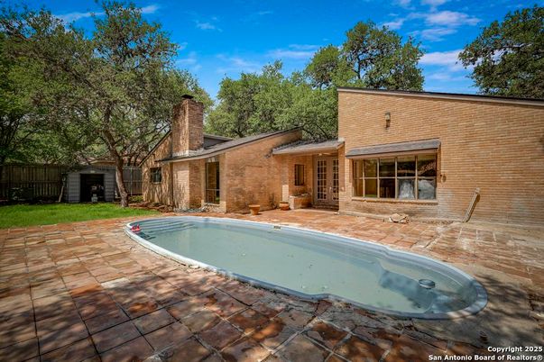 Exterior, Pool