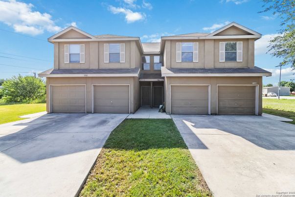 Attached, Exterior, Facade, American Craftsman