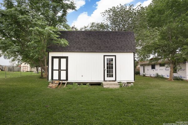 Backyard, Exterior