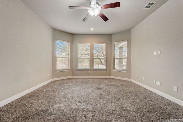 Empty room, Interior, Recessed Lighting