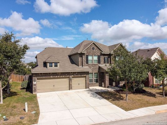 Attached, Exterior, Facade, Brick Traditional