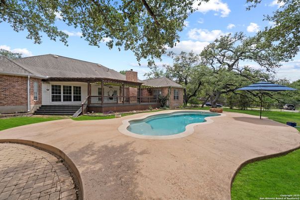 Exterior, Pool