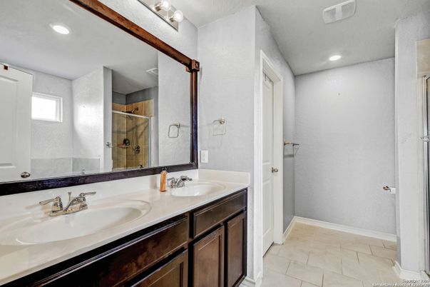 Bathroom, Dual Sink Vanities, Interior, Recessed Lighting