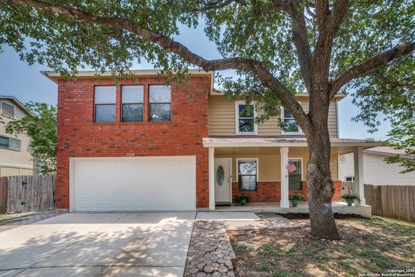 Attached, Exterior, Facade, Brick Facade, Rowhouse
