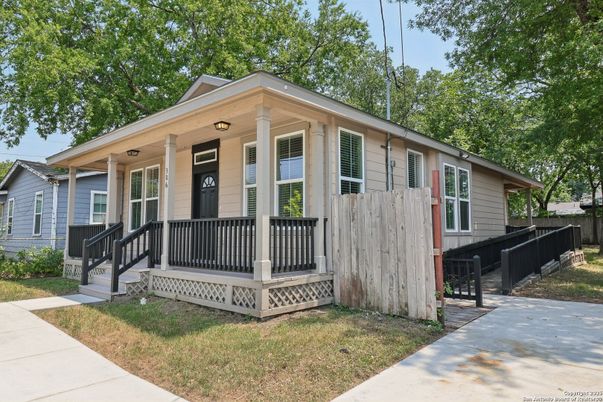 Exterior, Facade, None