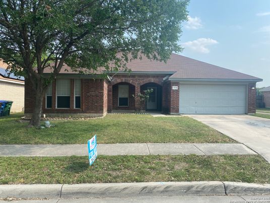 Attached, Exterior, Facade, Brick Facade, Ranch