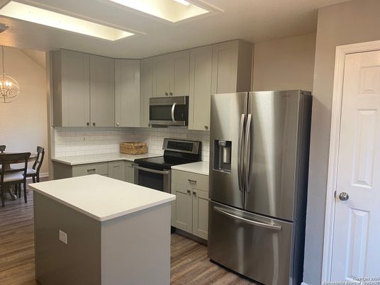 Dining room, Interior, Kitchen, Stainless Steel Appliances, Wood Texture Flooring
