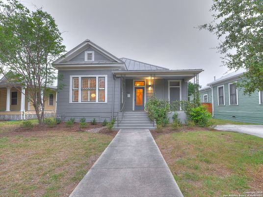 Exterior, Facade, American Craftsman