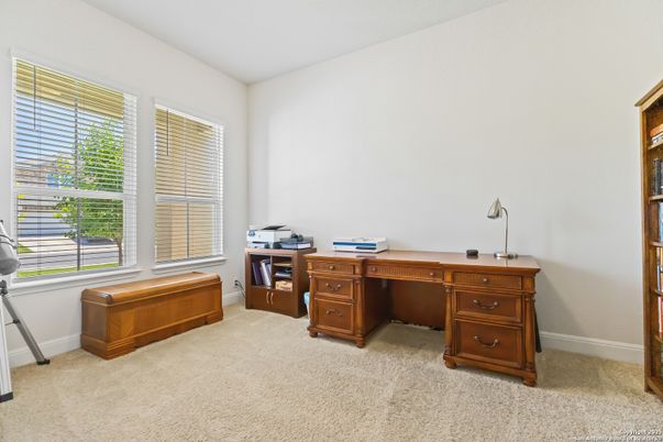 Home Office, Interior