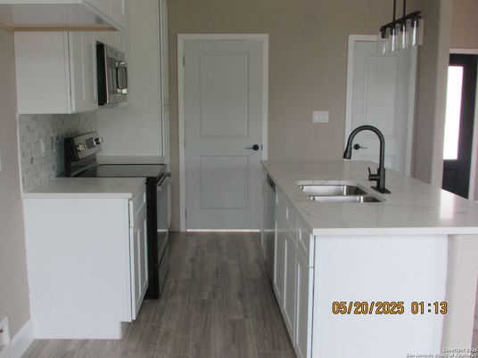 Interior, Kitchen, Pendant Lights, Wood Texture Flooring