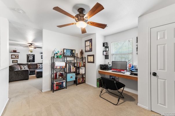 Home Office, Interior