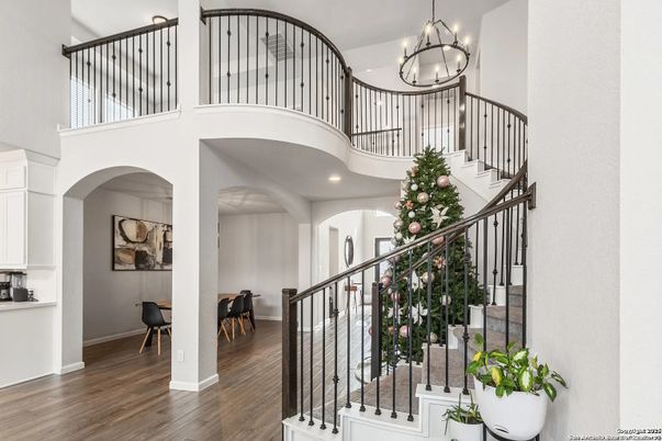 Chandelier, Dining room, Interior, Recessed Lighting, Wood Texture Flooring
