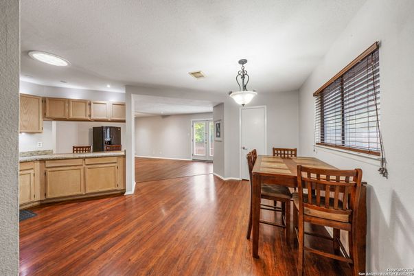 Dining room, Interior, Kitchen, Pendant Lights, Recessed Lighting, Wood Texture Flooring