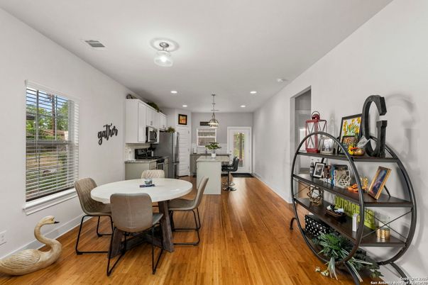 Dining room, Interior, Kitchen, Pendant Lights, Recessed Lighting, Wood Texture Flooring