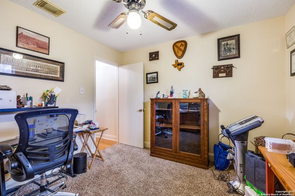 Home Office, Interior