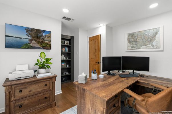 Home Office, Interior, Recessed Lighting, Wood Texture Flooring