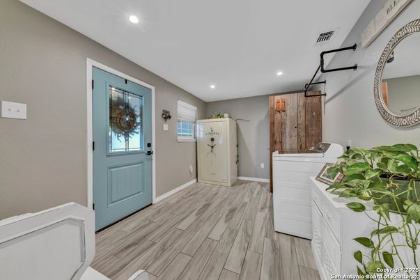 Interior, Recessed Lighting, Wood Texture Flooring