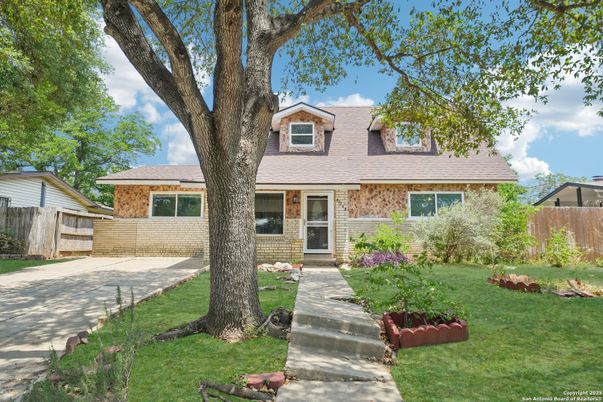 Exterior, Facade, Brick Facade, Cape Cod